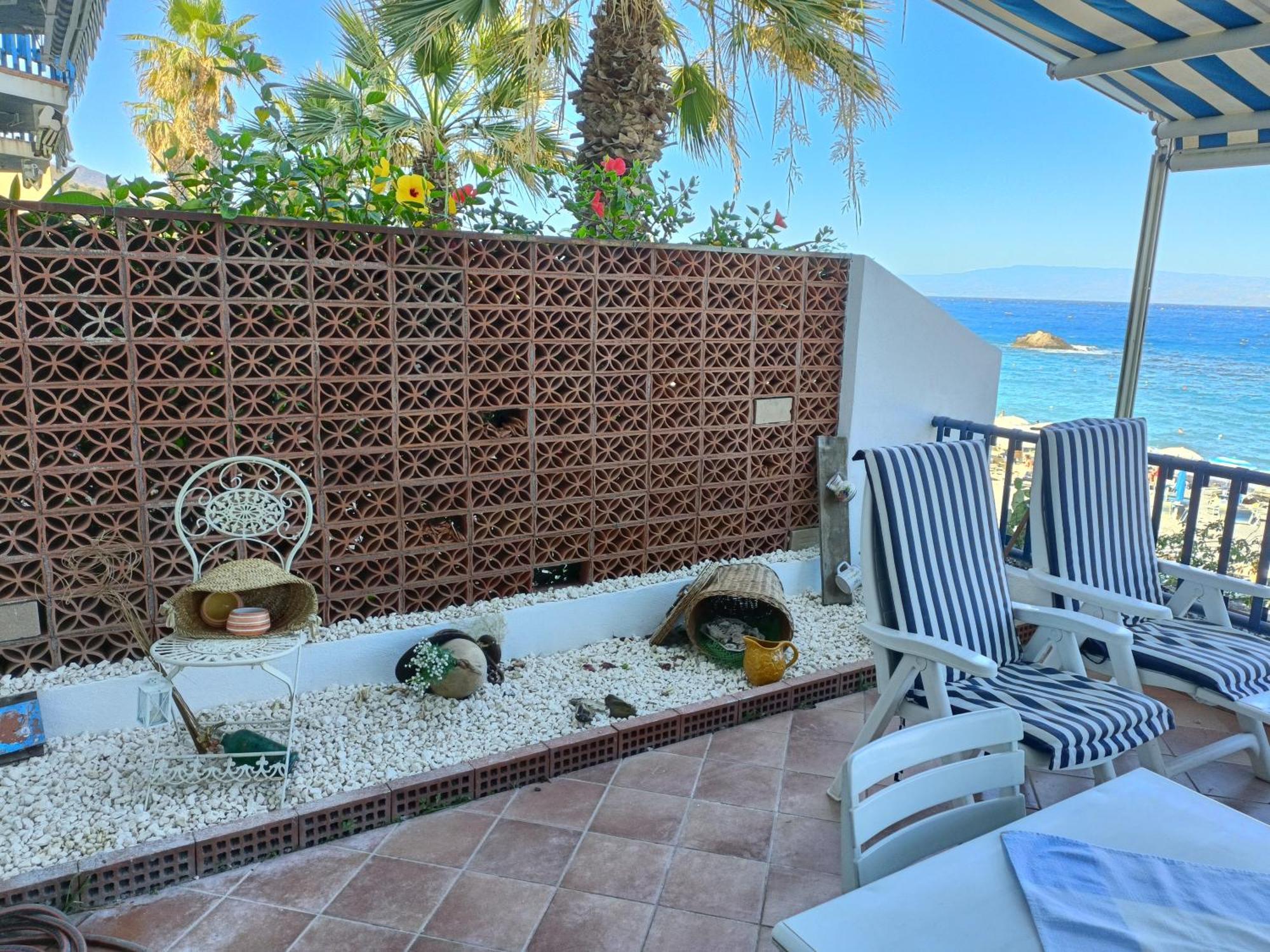 Casa Vacanze Margarita Sant'Alessio Siculo Eksteriør billede