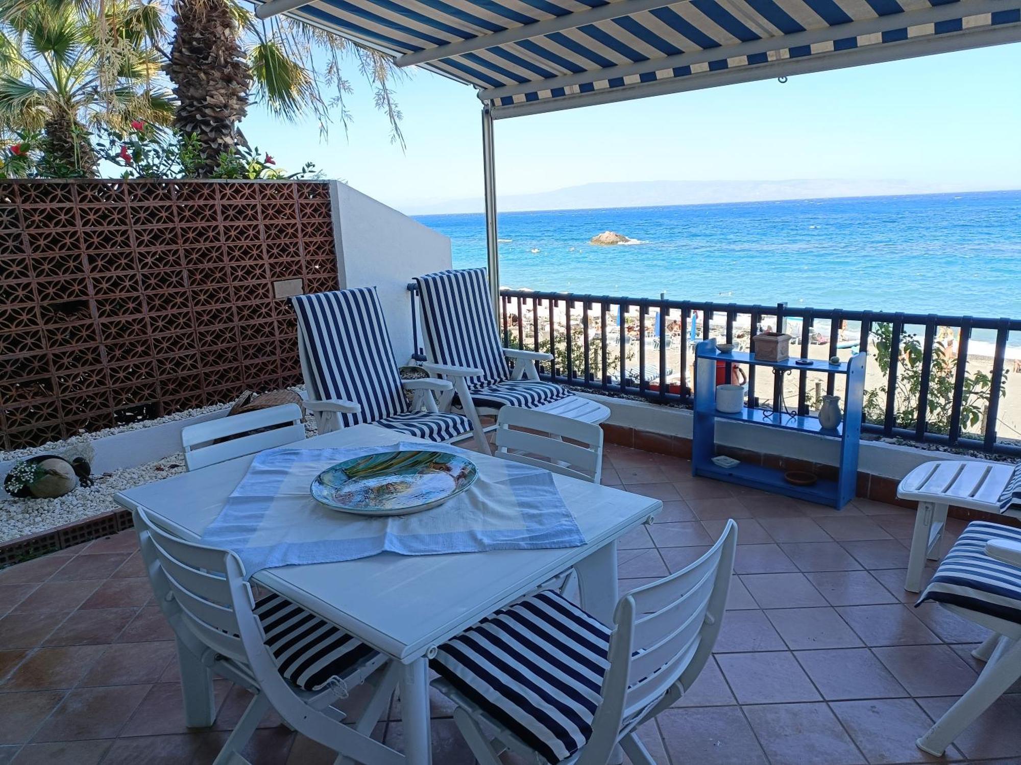 Casa Vacanze Margarita Sant'Alessio Siculo Eksteriør billede