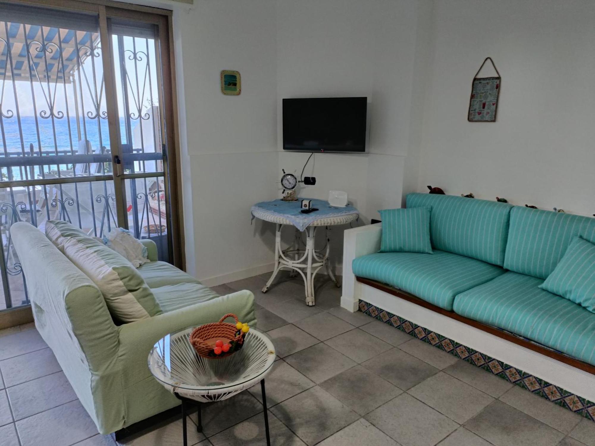 Casa Vacanze Margarita Sant'Alessio Siculo Eksteriør billede