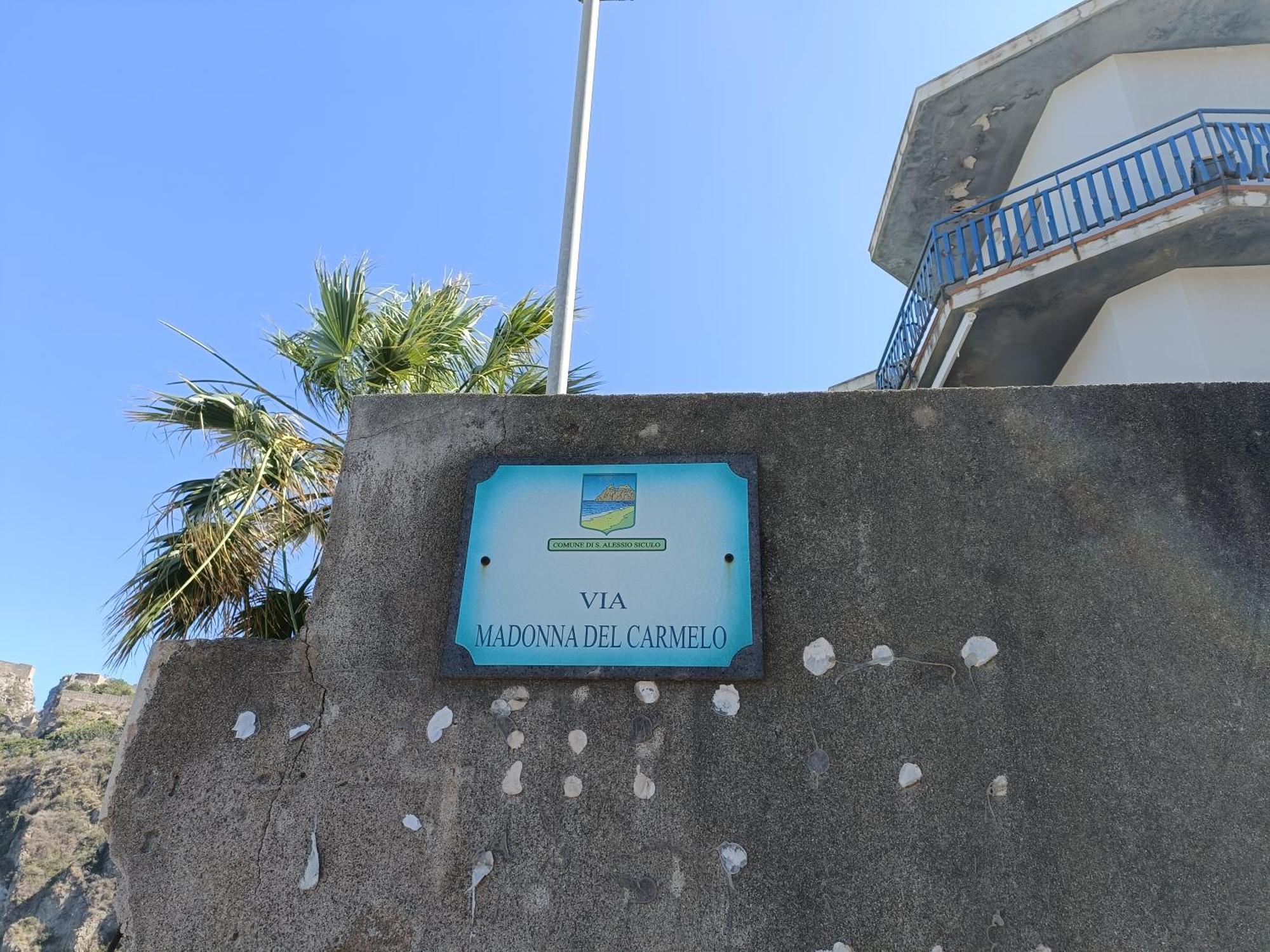 Casa Vacanze Margarita Sant'Alessio Siculo Eksteriør billede