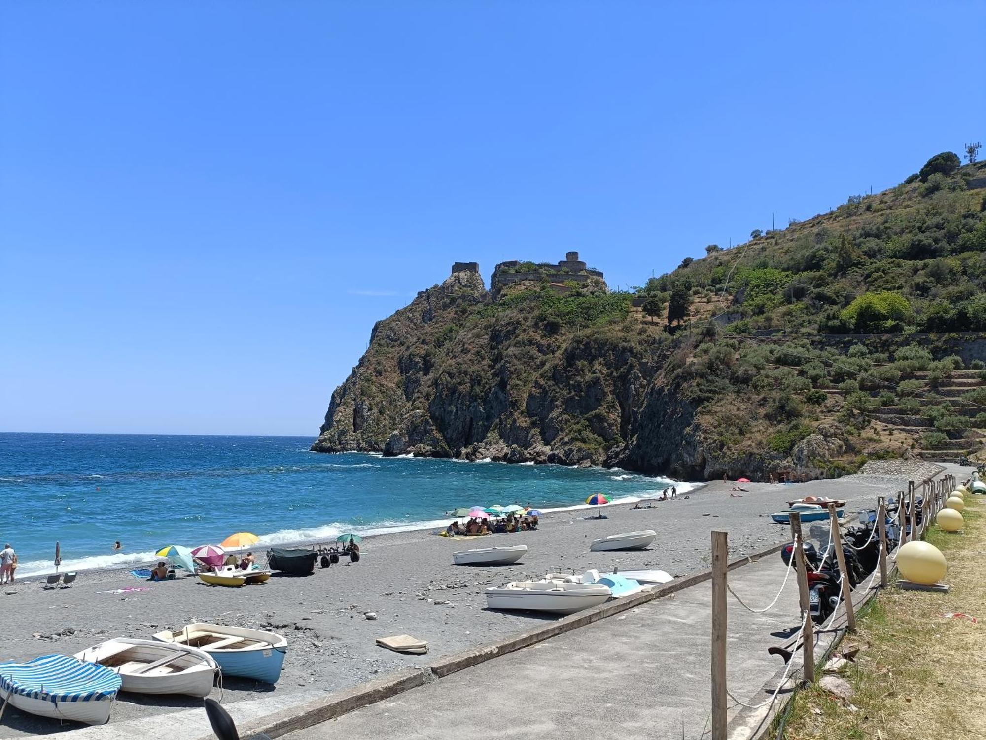 Casa Vacanze Margarita Sant'Alessio Siculo Eksteriør billede